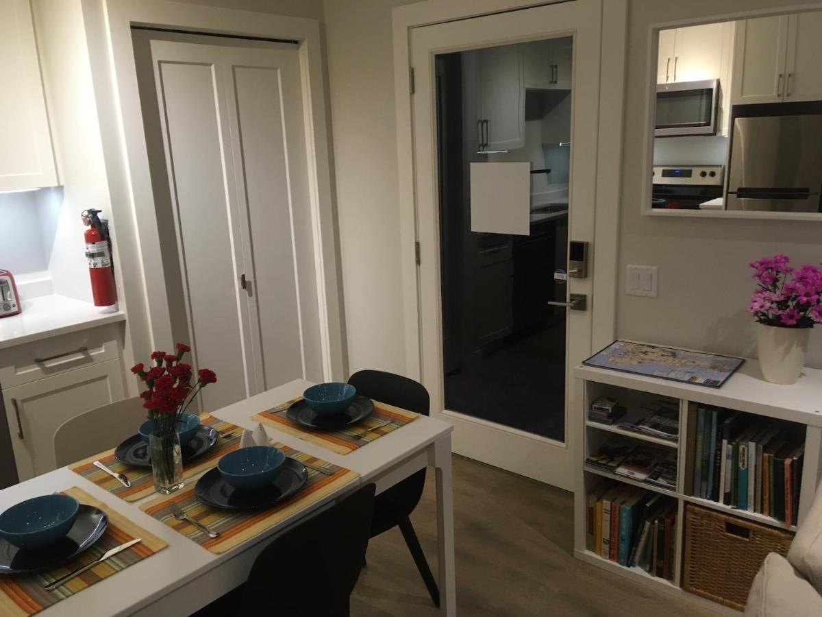 Mollys Cottage-The Suite On Vancouver Island Near Yyj Airport And The Wa And Bc Ferries North Saanich Экстерьер фото