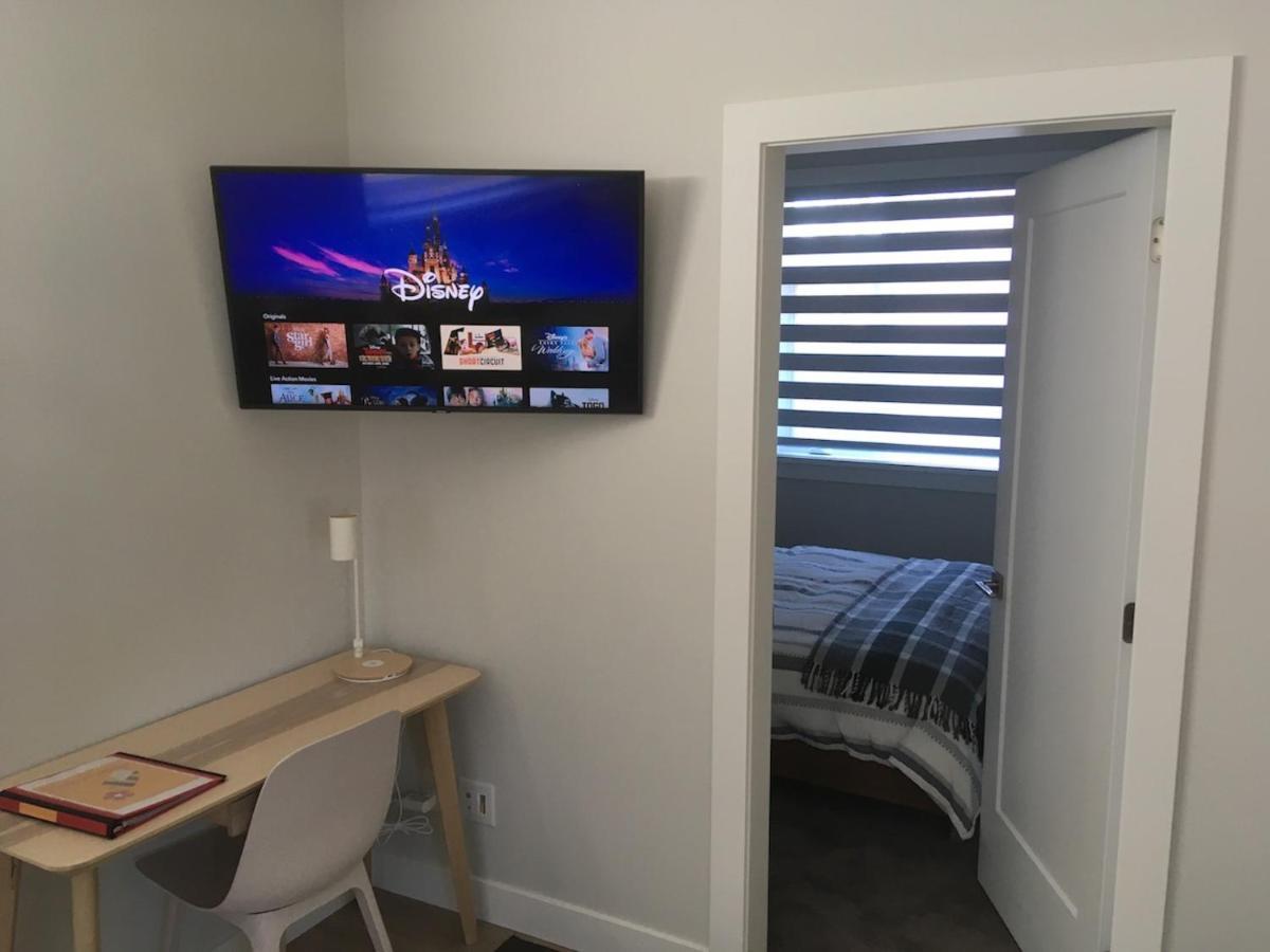 Mollys Cottage-The Suite On Vancouver Island Near Yyj Airport And The Wa And Bc Ferries North Saanich Экстерьер фото