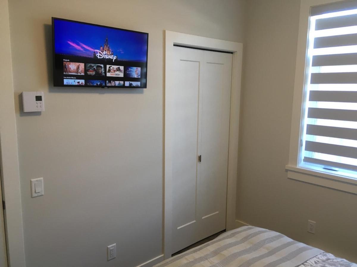 Mollys Cottage-The Suite On Vancouver Island Near Yyj Airport And The Wa And Bc Ferries North Saanich Экстерьер фото