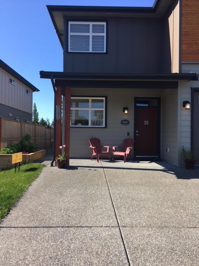 Mollys Cottage-The Suite On Vancouver Island Near Yyj Airport And The Wa And Bc Ferries North Saanich Экстерьер фото